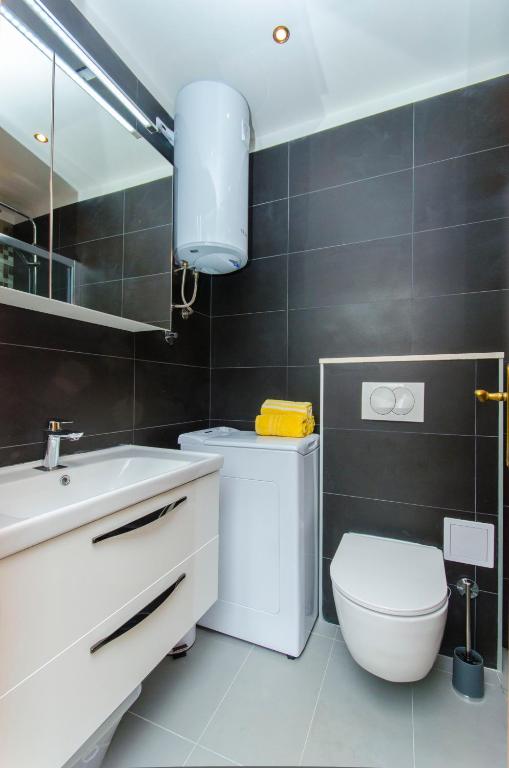 Side by Side Apartments photo 3