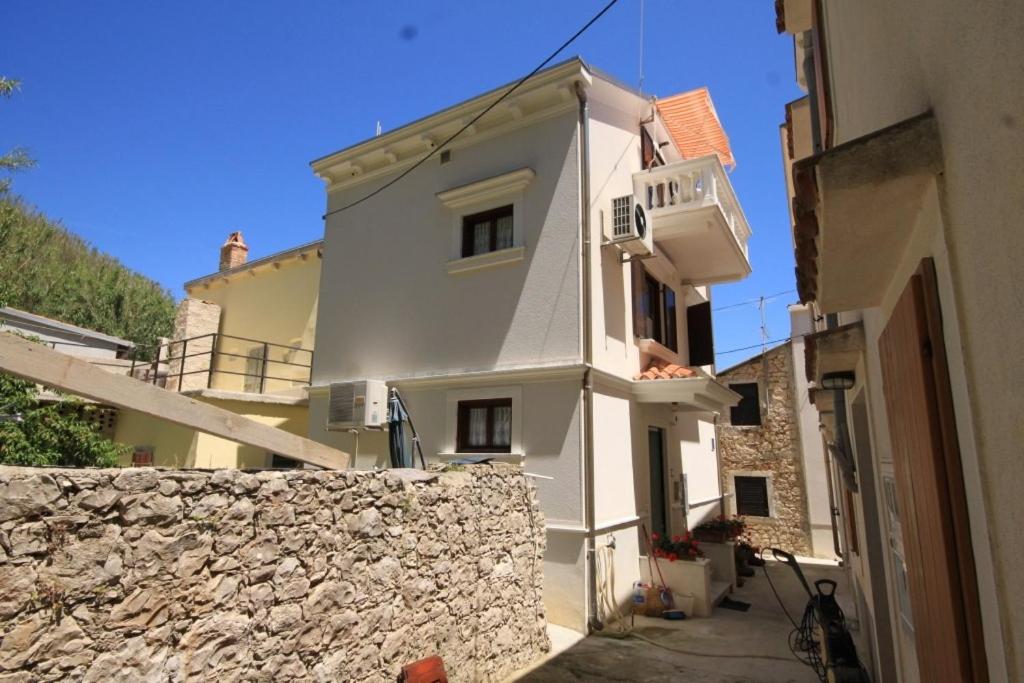 Apartments with WiFi Susak — photo 1