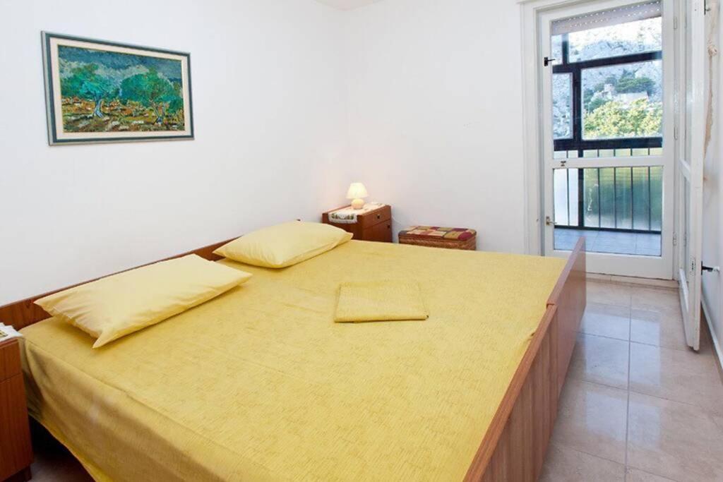 Sara apartment Punta Omis near sandy beach photo 2