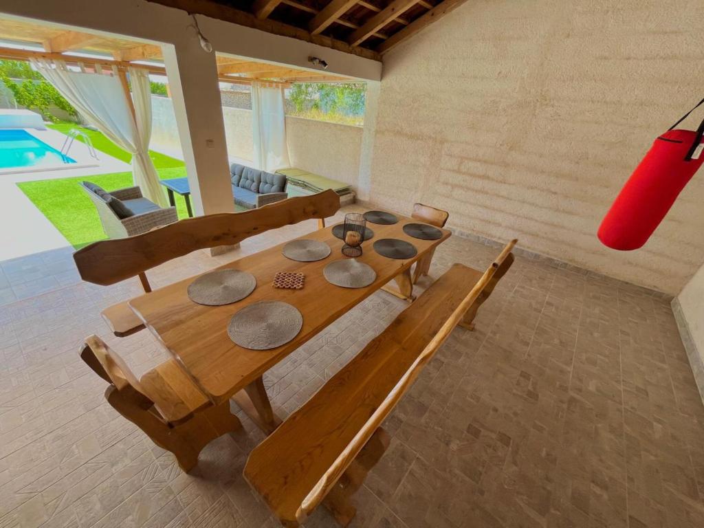 Stone & Sun Retreat with Private Pool photo 2