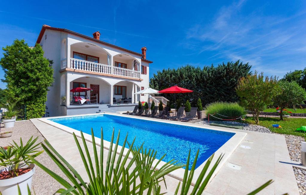 Stunning Home In Nedescina — photo 1