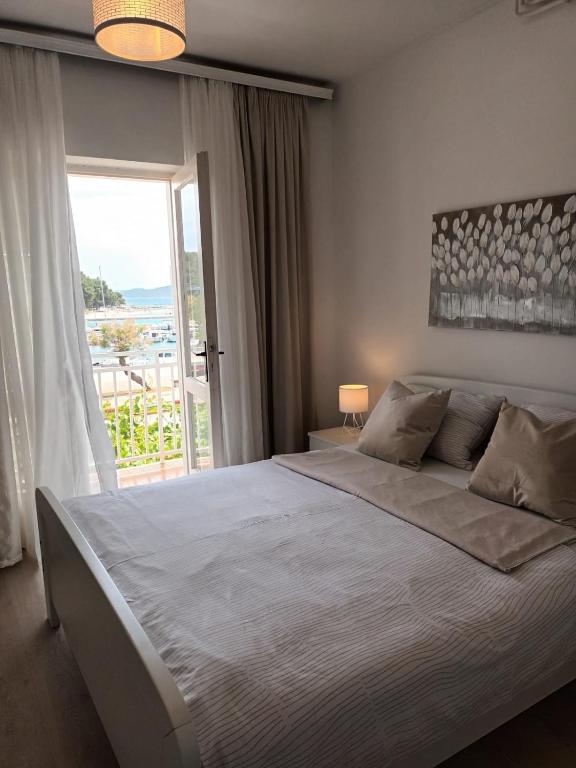 Apartment & Rooms Riva photo 2