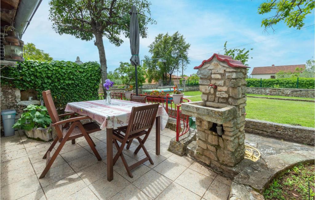 Awesome Home In Kanfanar With Wifi photo 3