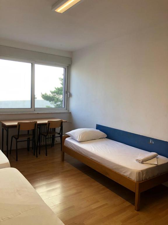 Split Summer Budget Rooms photo 2