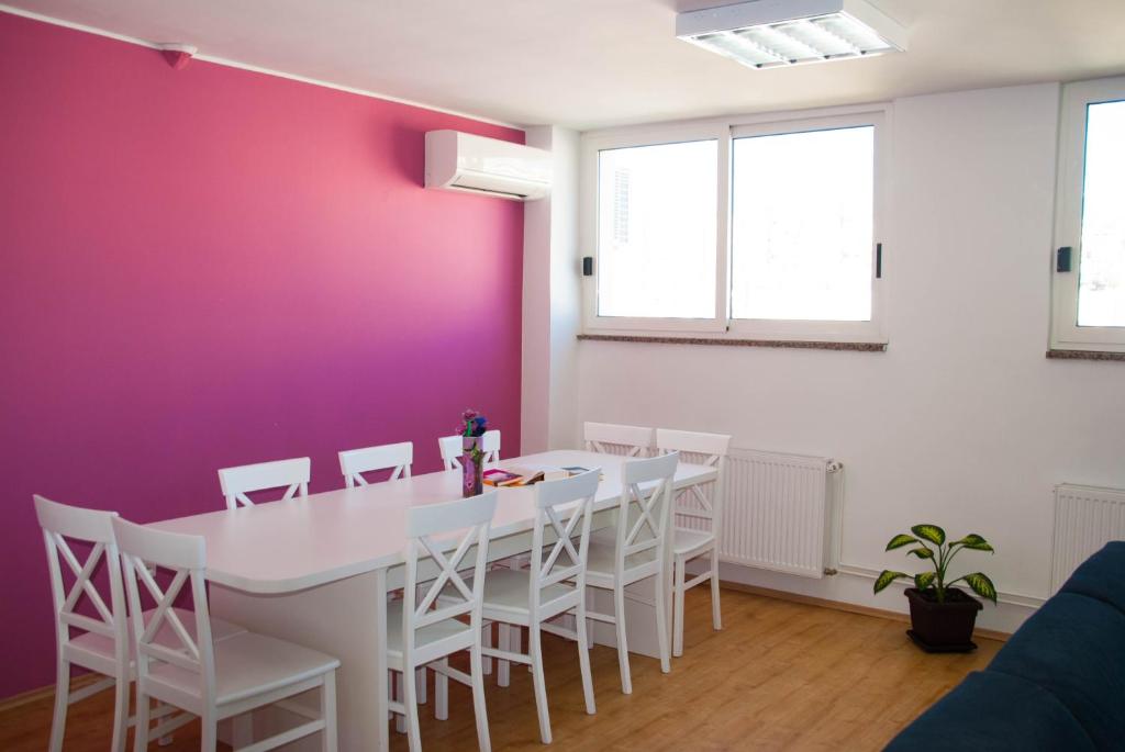 Split Summer Budget Rooms photo 3