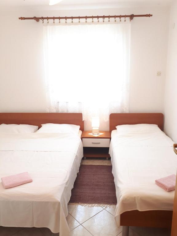 Apartment Metajna 4126a photo 2