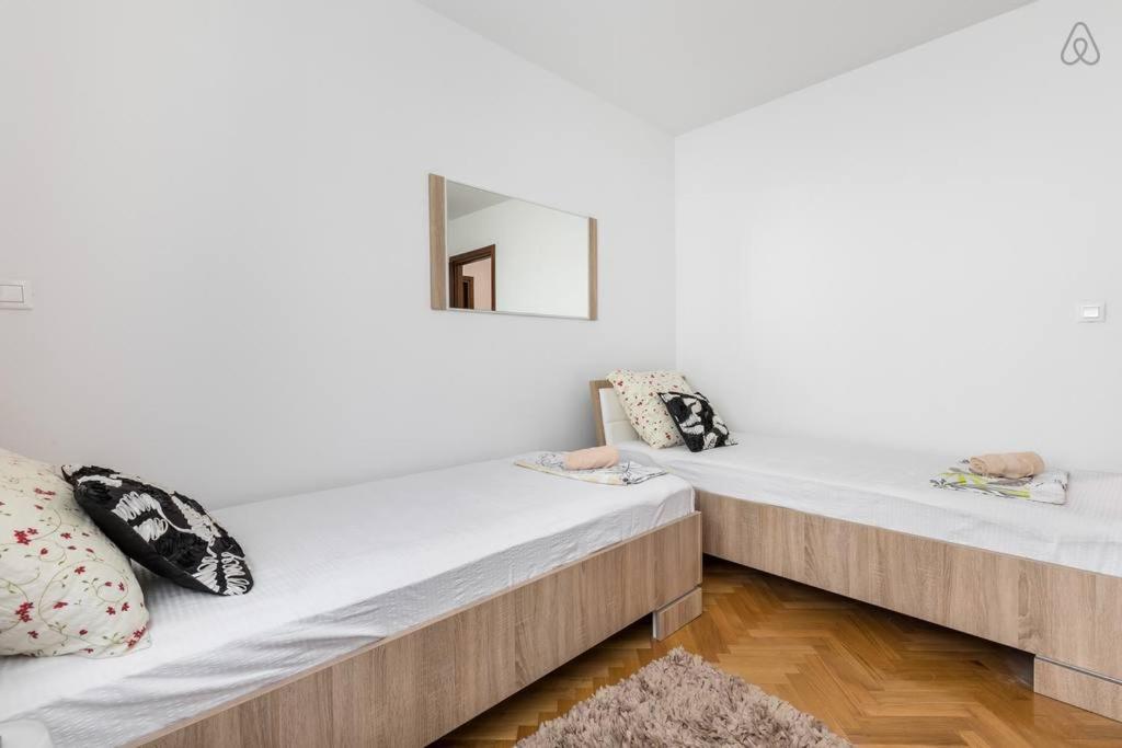 Deluxe Apartment Manuela With Balcony Top Center Split photo 2