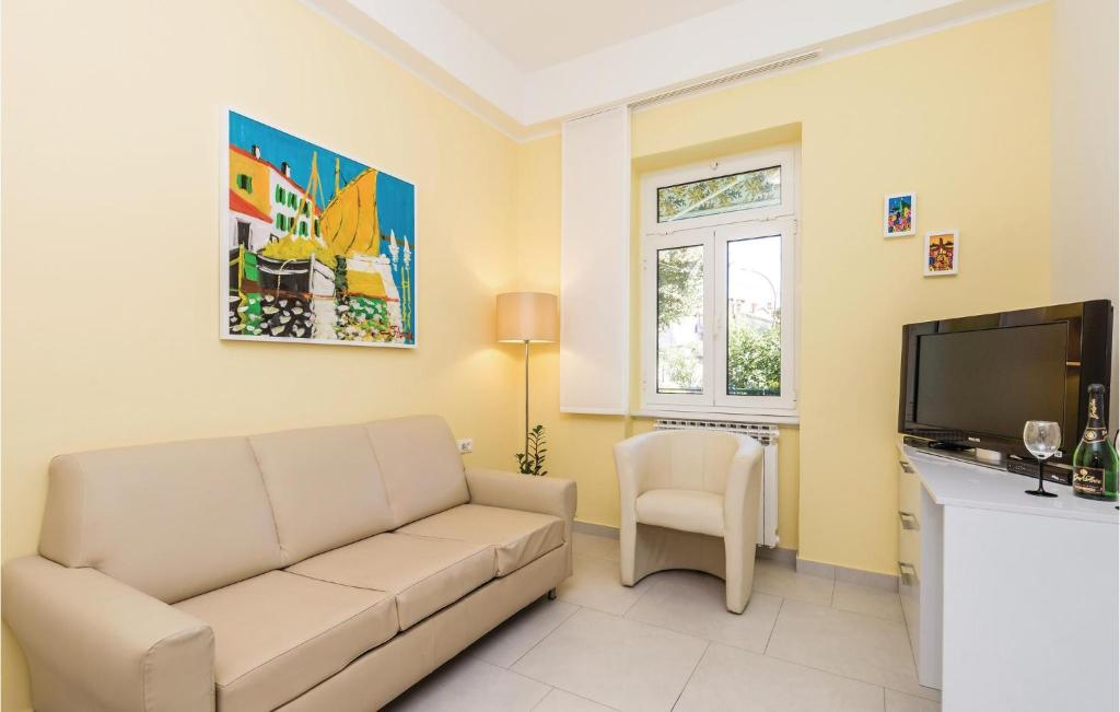3 Bedroom Awesome Apartment In Lovran photo 3
