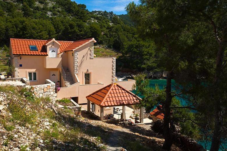Robinson Medvidna Hvar Apartments — photo 1
