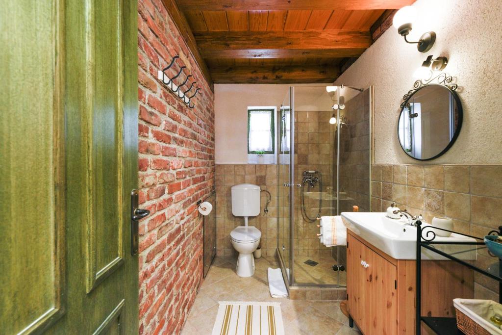 Stone house BURA photo 3