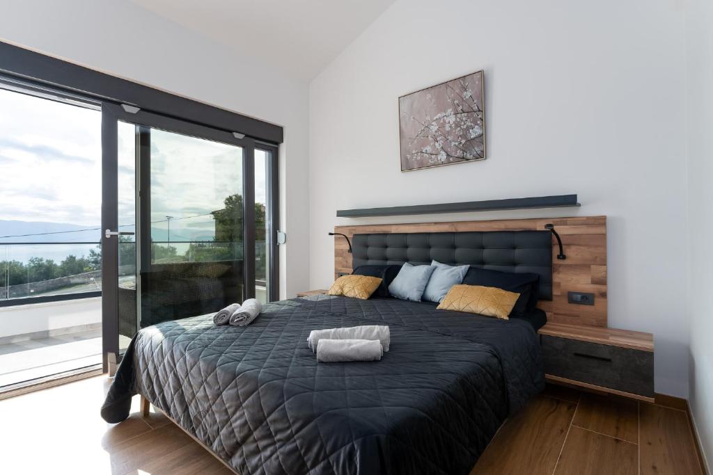 Villa Lavanda -semi-detached villa with a pool and a panoramic view photo 2