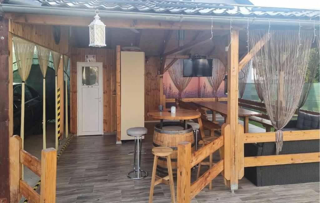 Amazing Home In Velika Mlaka With Wifi photo 2