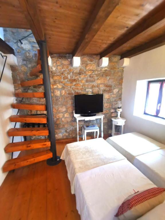 Stone house Castellum photo 2
