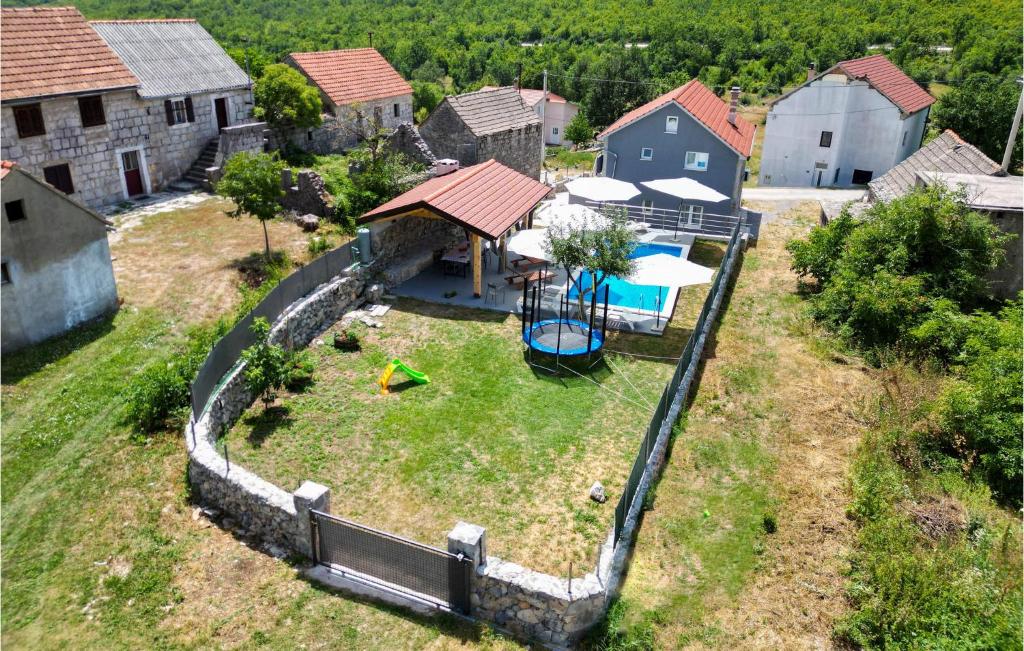 3 Bedroom Stunning Home In Tijarica — photo 1