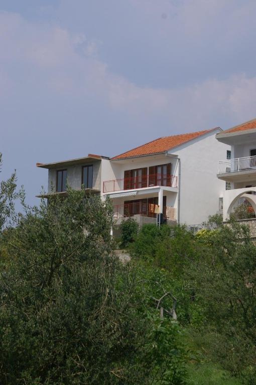 Apartments by the sea Podaca - Makarska - 2635 — photo 1