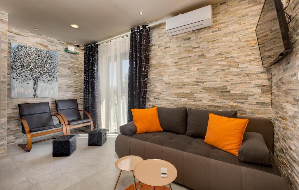 Nice Home In Vantacici With Wifi photo 3
