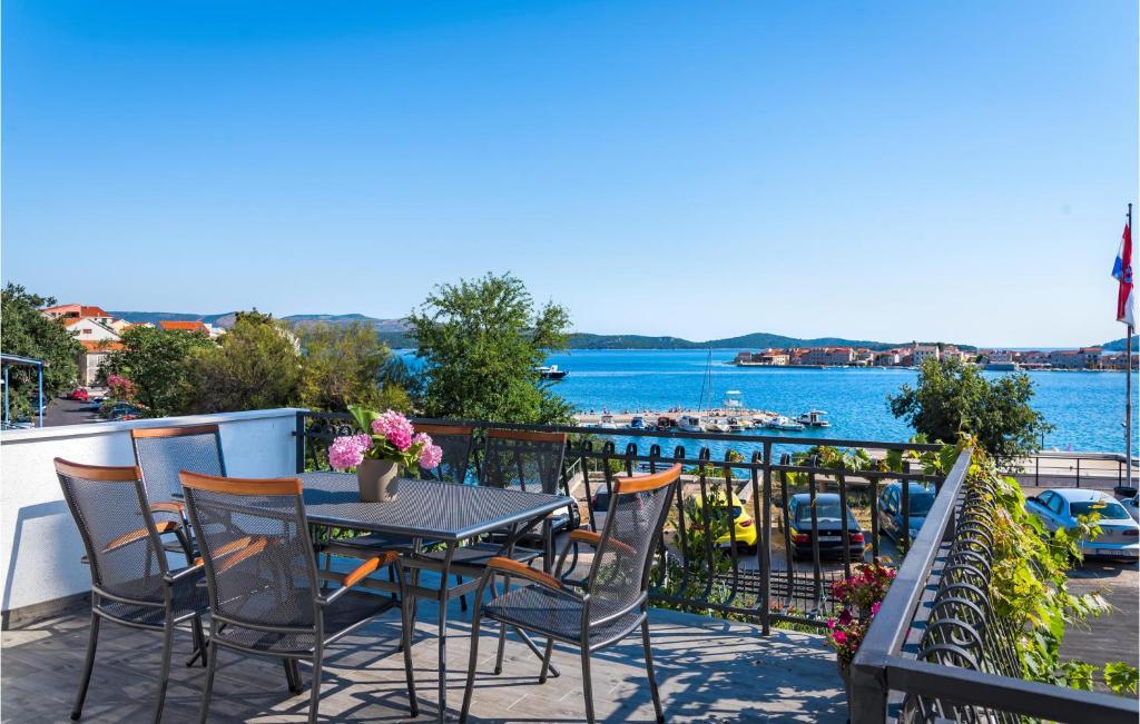 Three-Bedroom Apartment In Sibenik — photo 1