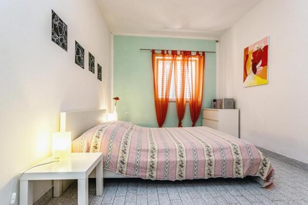 Family friendly apartments with a swimming pool Sveti Anton photo 2