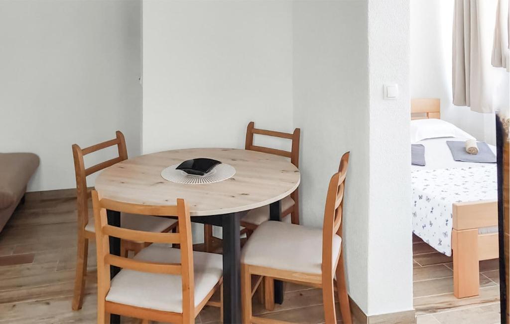 1 Bedroom Nice Apartment In Vodice photo 2