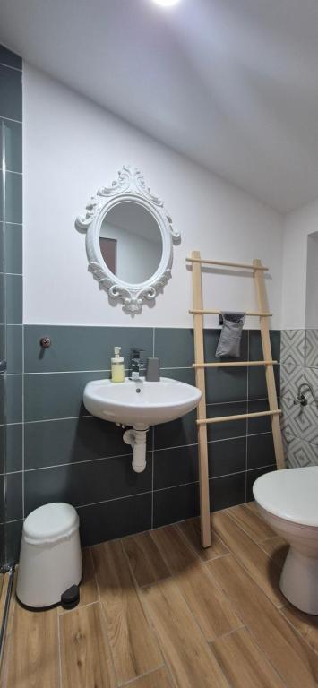 X Rooms photo 3