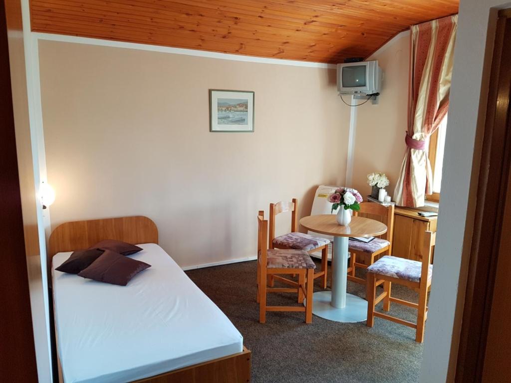 Room in Rakovica with WiFi 4958-5 photo 2