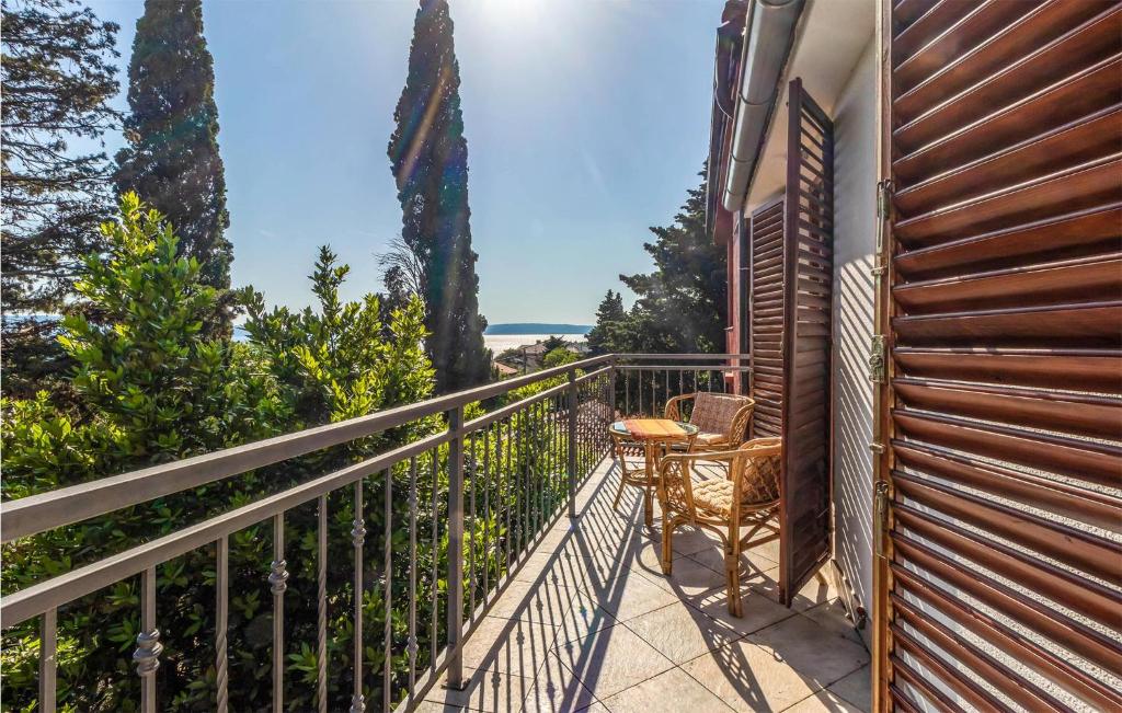 Beautiful Apartment In Novi Vinodolski — photo 1