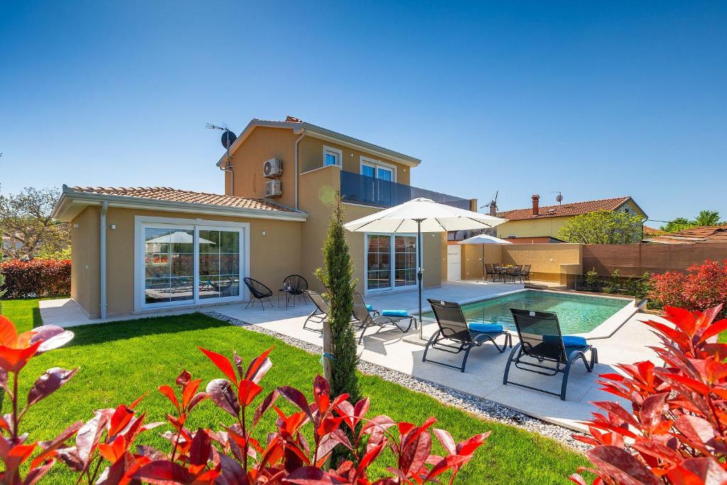 Traumhafte Finca mit Privatpool und Panoramablick — photo 1