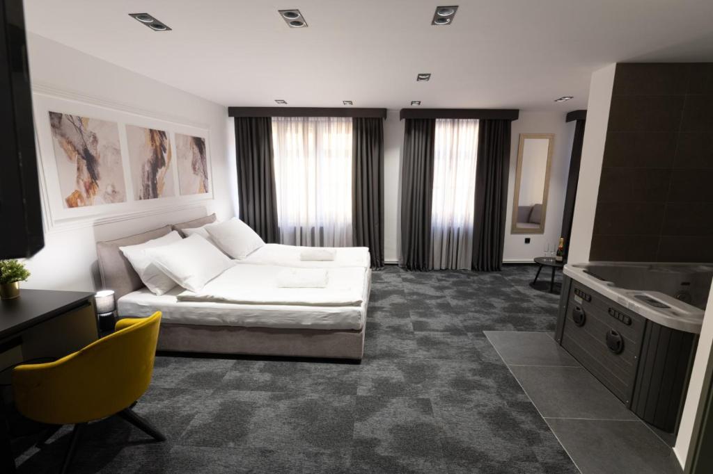 SAVOY residence photo 2