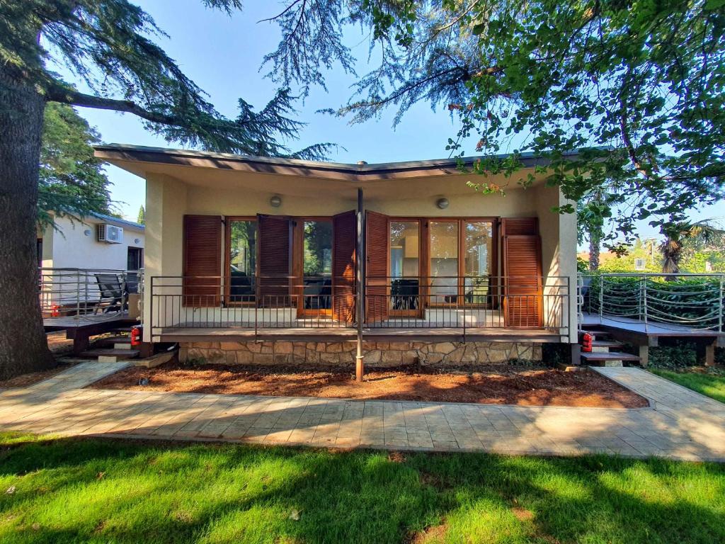 Tisa Homes — photo 1