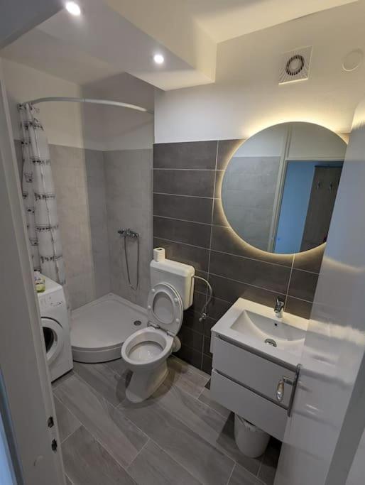 Sunny getaway apartment photo 3