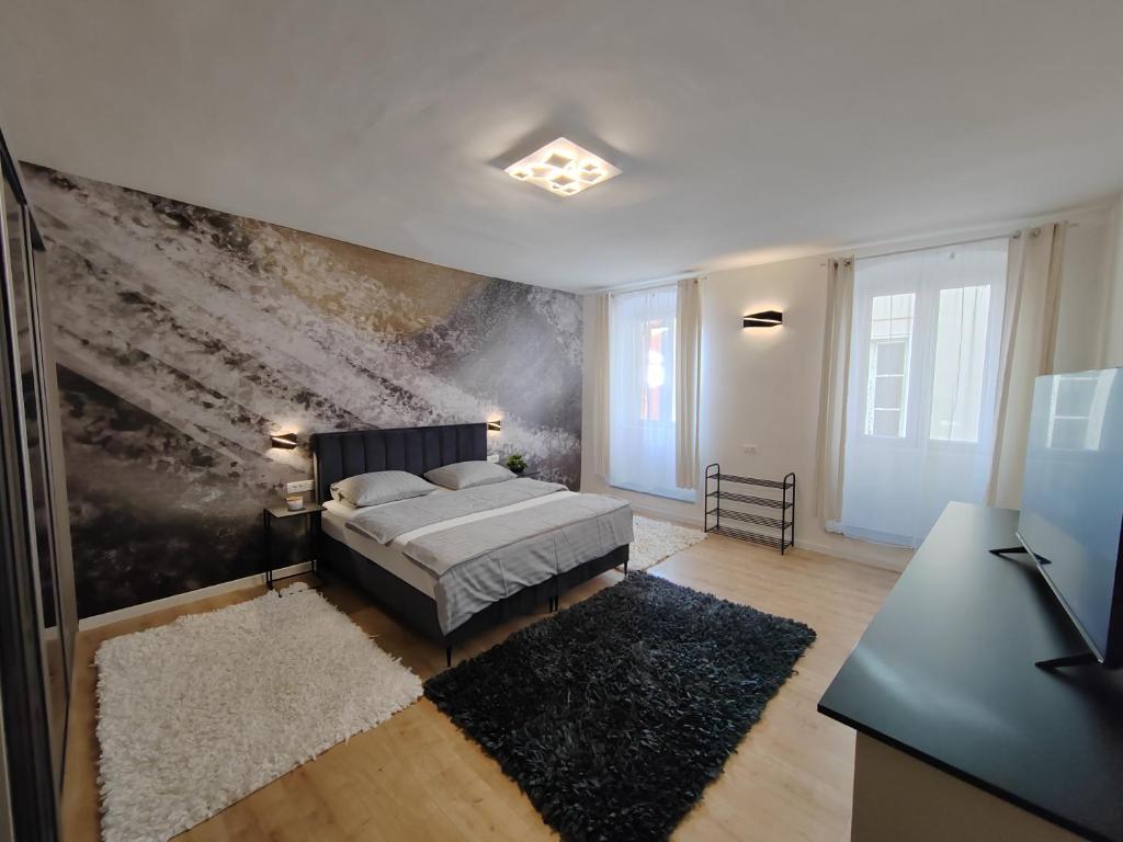 Town Square Apartment — photo 1