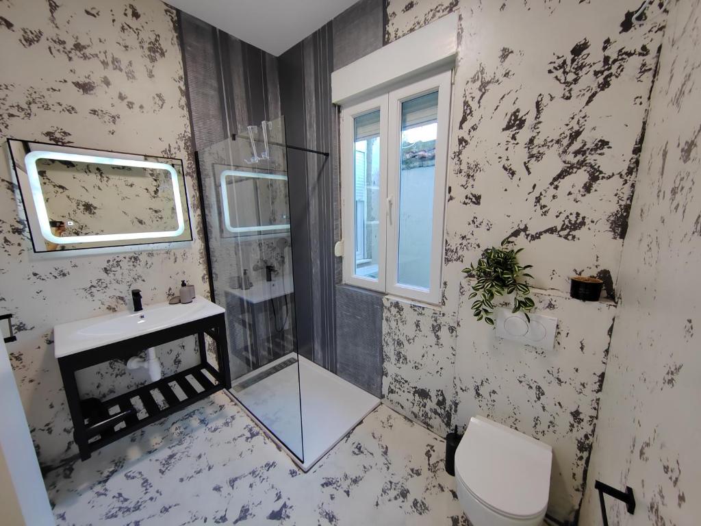 Town Square Apartment photo 3