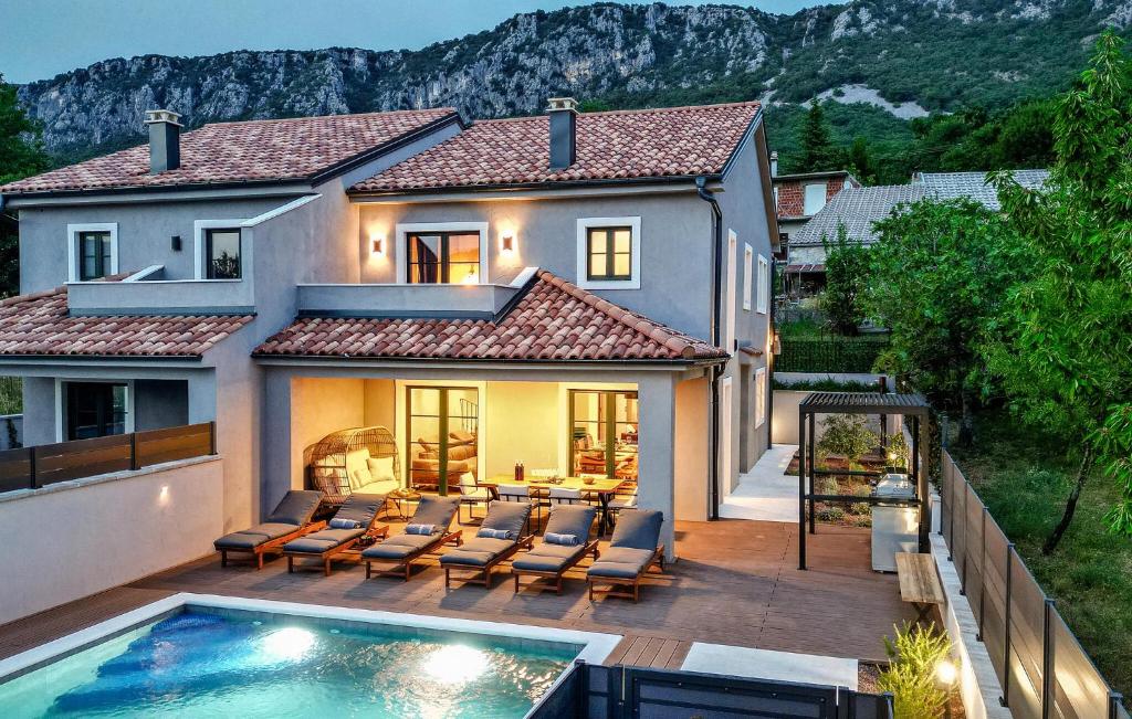 3 Bedroom Nice Home In Bribir — photo 1