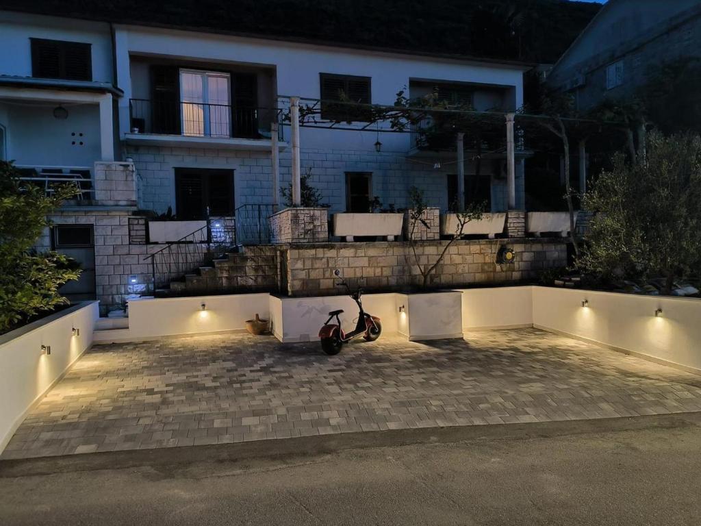 Apartments by the sea Trpanj — photo 1