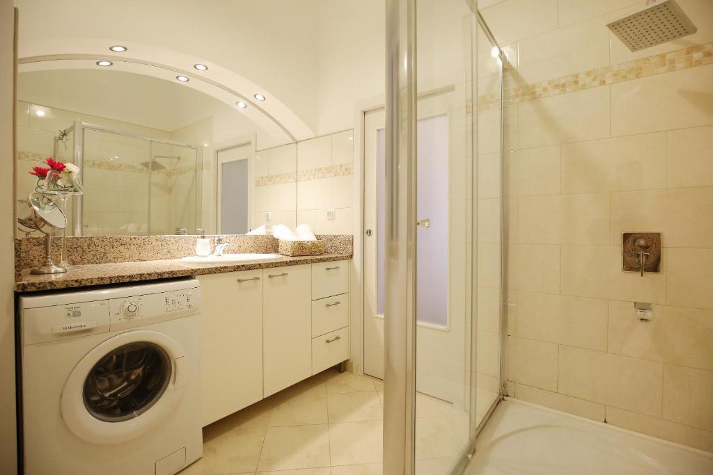 SeaFront Beach Apartment - DIRECTLY AT THE BEACH photo 3