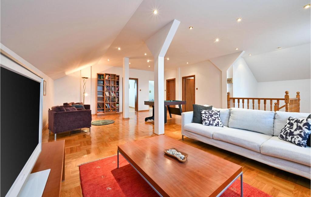 Nice Home In Turnisce photo 3