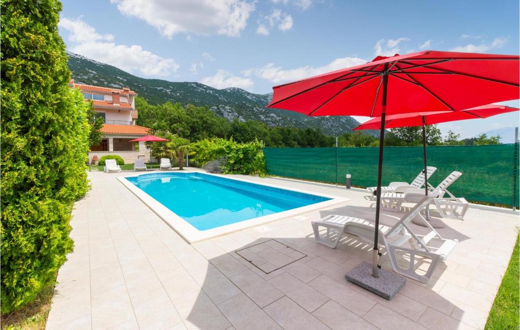 Three-Bedroom Apartment In Ostrvica photo 3