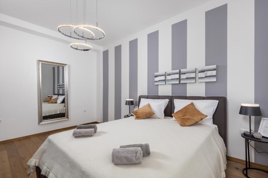Sugar Palace Apartment photo 2