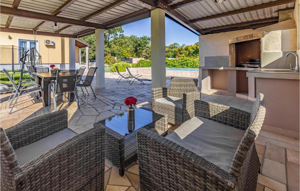 Two-Bedroom Holiday Home In Valtura photo 2