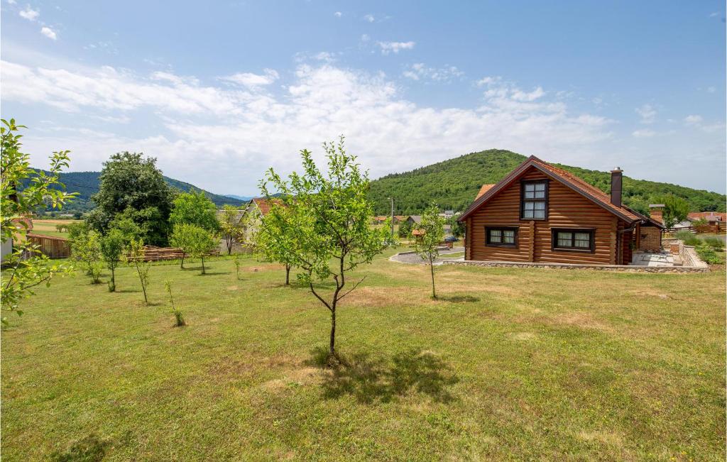 4 Bedroom Lovely Home In Otocac photo 2