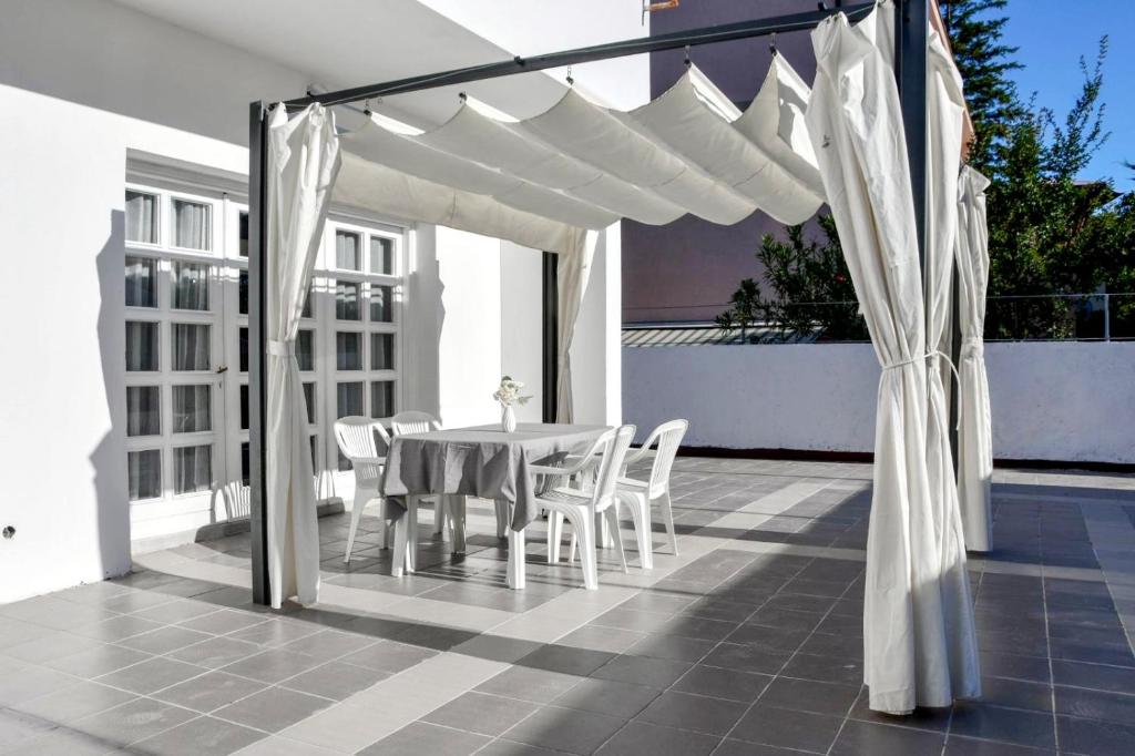 Sea Star Apartments — photo 1