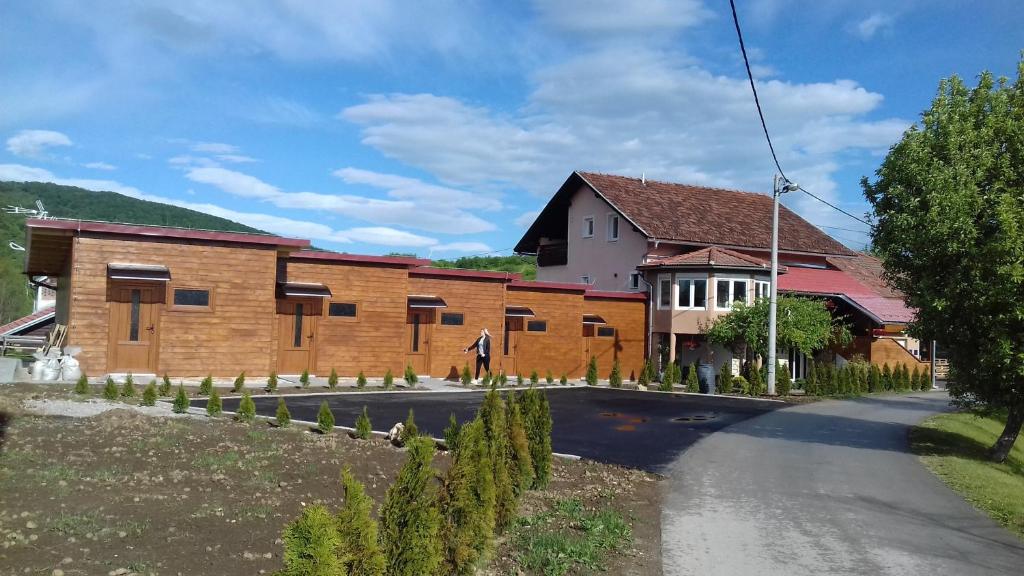 Rooms with a swimming pool Ostarski Stanovi — photo 1