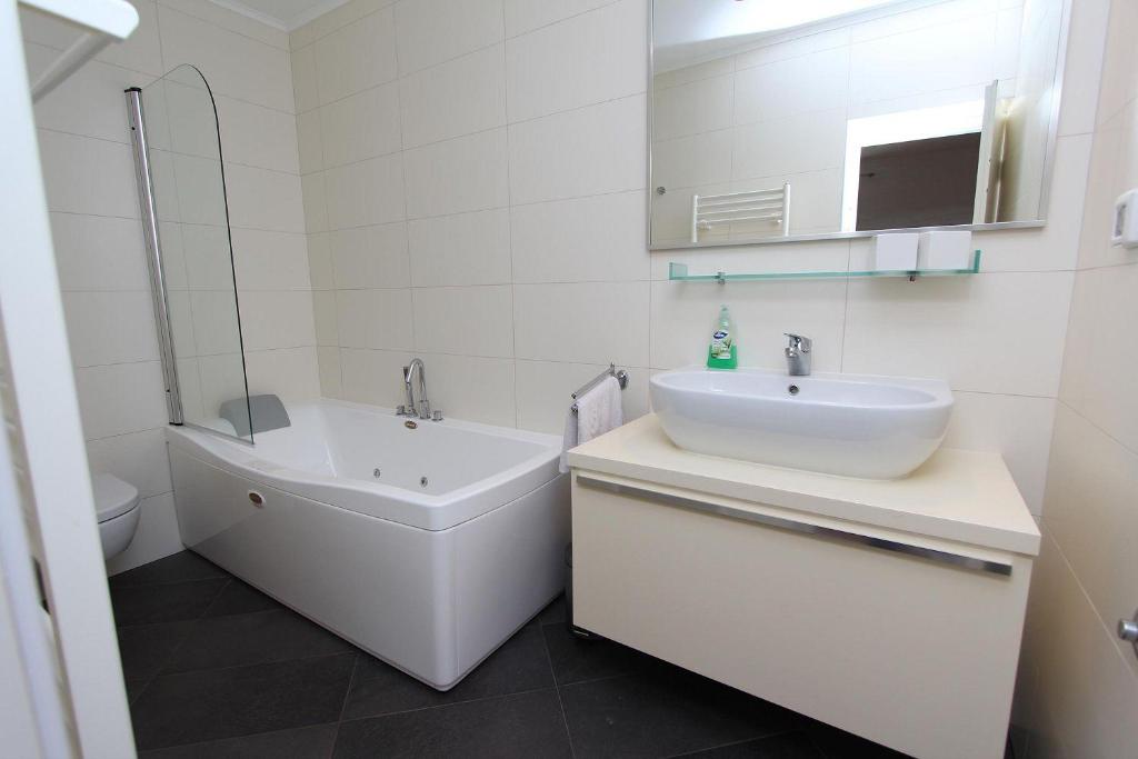 Traumhaftes Apartment in Rovinj nur 300 Meter zum Strand mit Taxibootverbindung photo 3