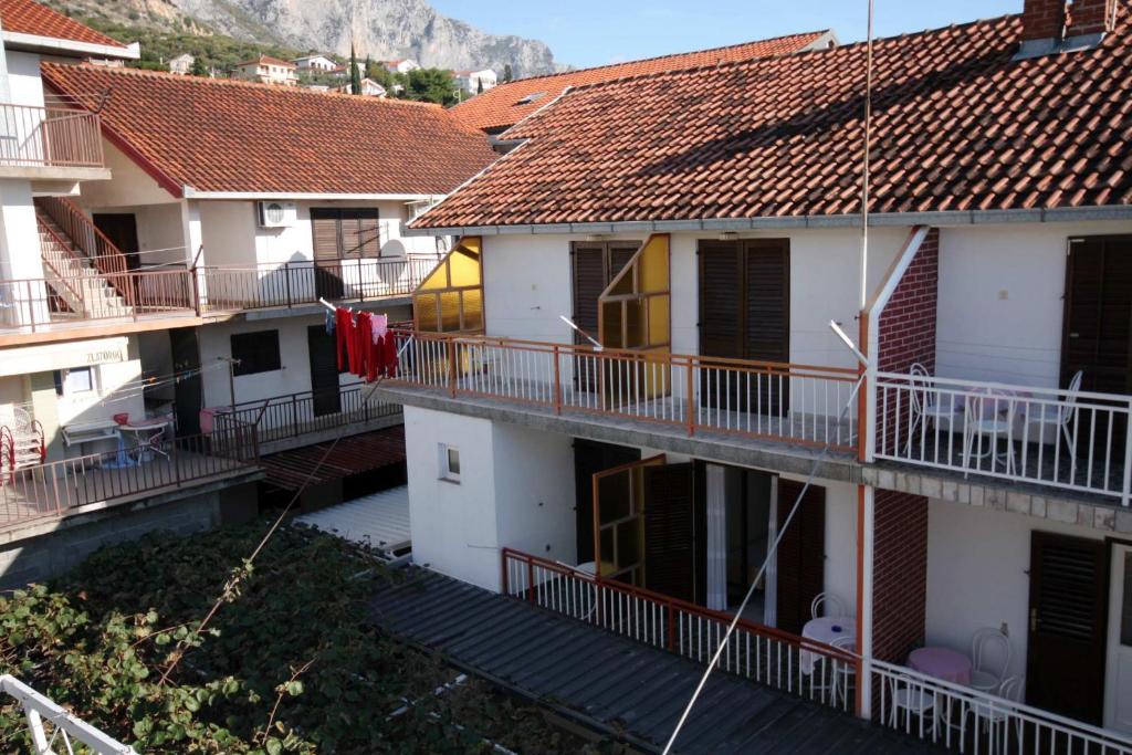 Apartments with parking space Podaca — photo 1