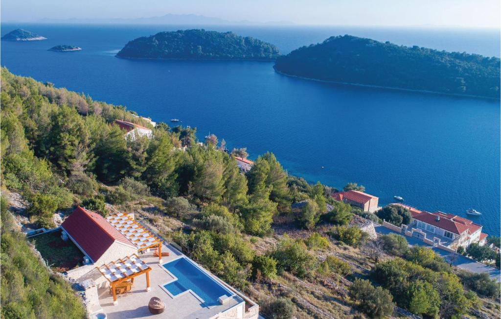Beautiful Home In Karbuni photo 2