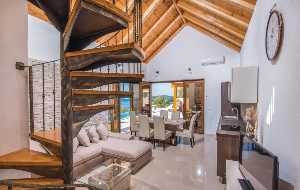 Beautiful Home In Karbuni photo 3