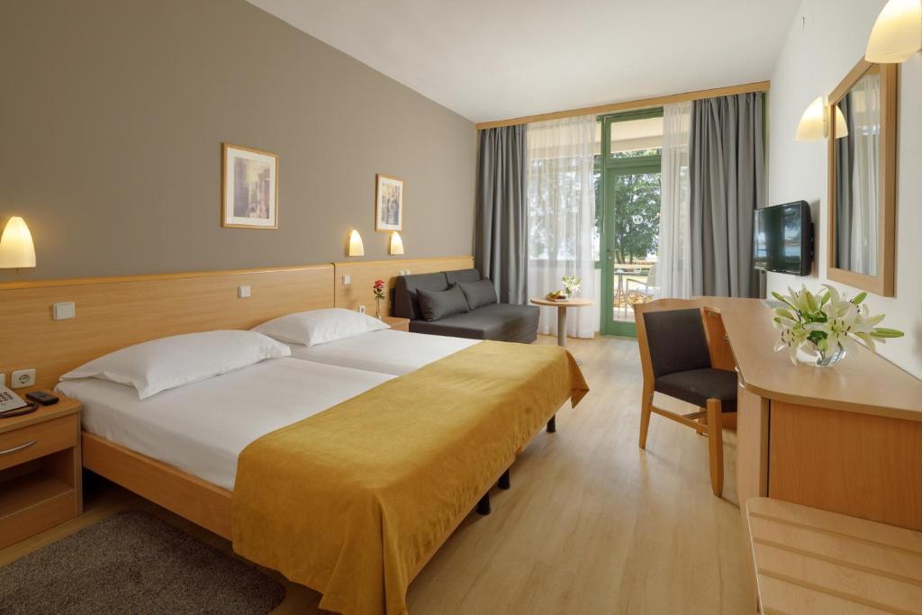Hotel Aurora Plava Laguna photo 2