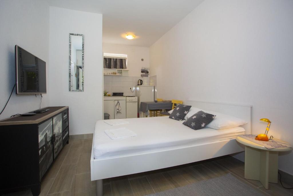 Studio Podgora 12816c photo 2