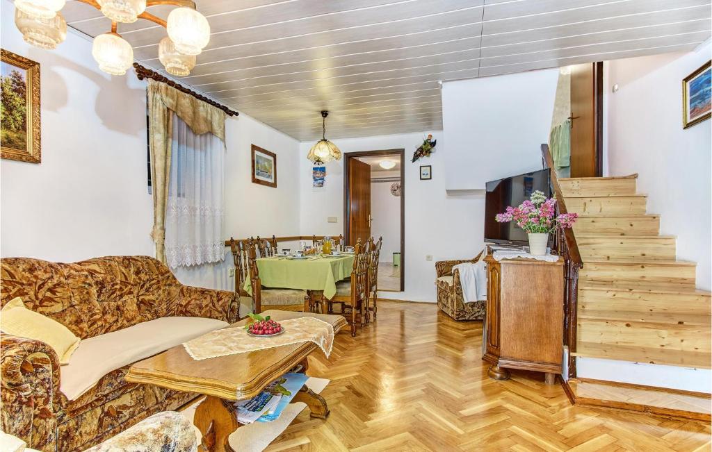 Gorgeous Home In Mali Losinj With Wifi photo 2