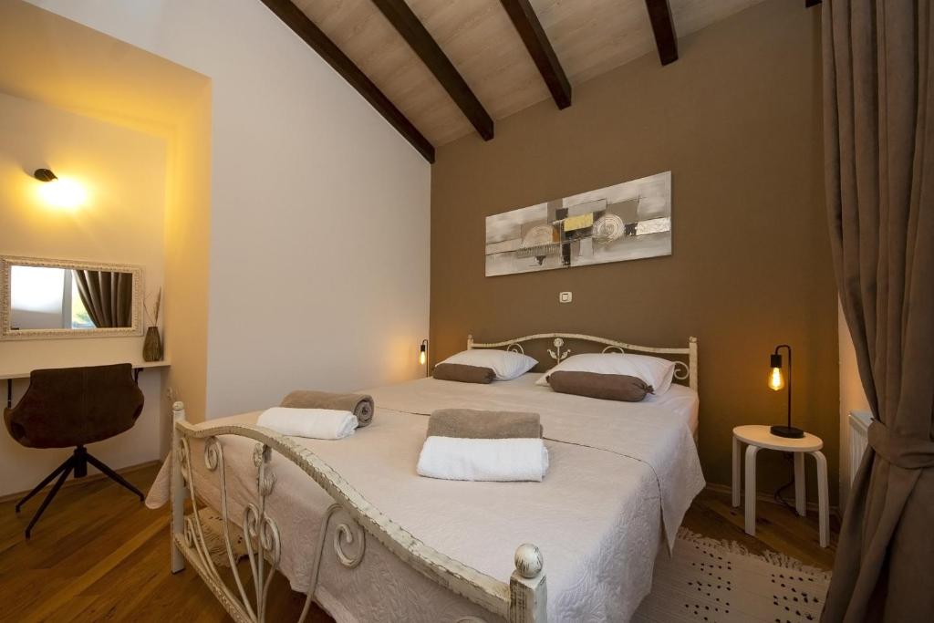 Whitestone Villa photo 2